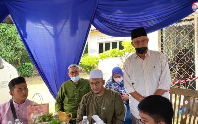 Menyantuni keluarga Allahyarham Datuk Wan Mohd Shaharir bin Wan Abd Jalil.